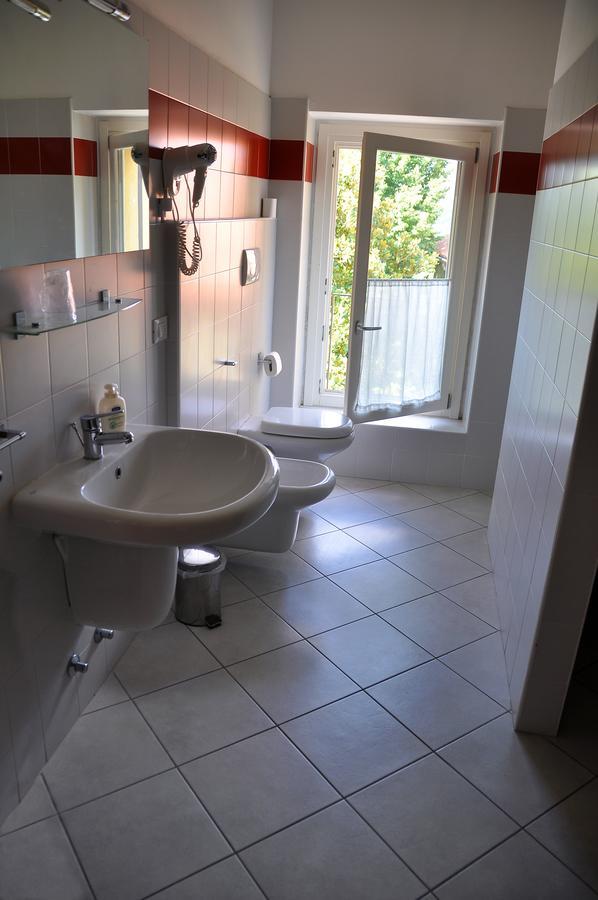 Ostello Residenza Molinatto Oggiono Bagian luar foto