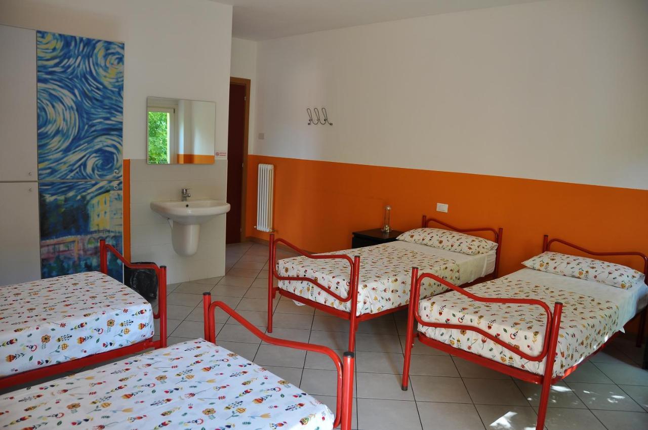 Ostello Residenza Molinatto Oggiono Bagian luar foto