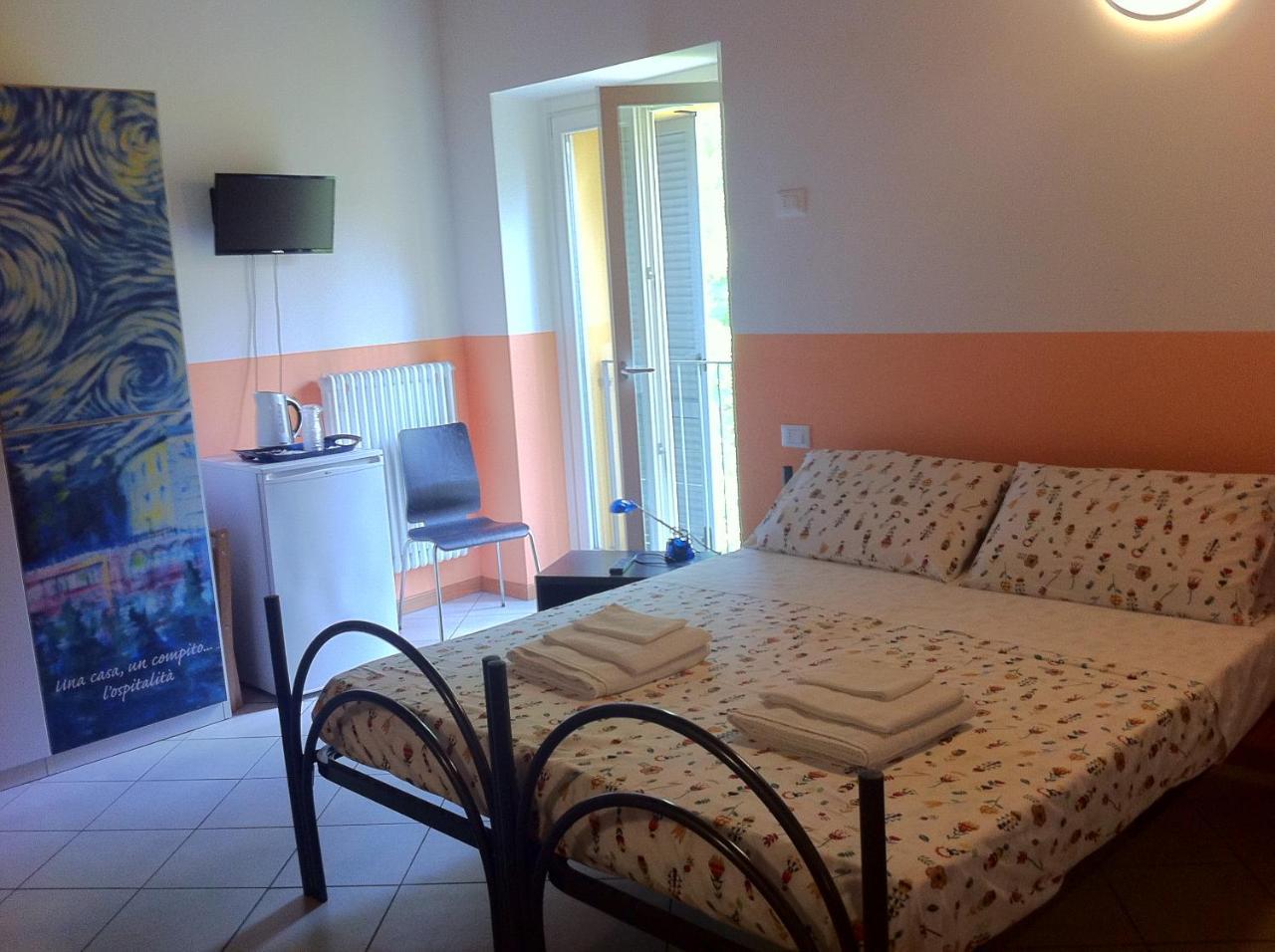 Ostello Residenza Molinatto Oggiono Bagian luar foto