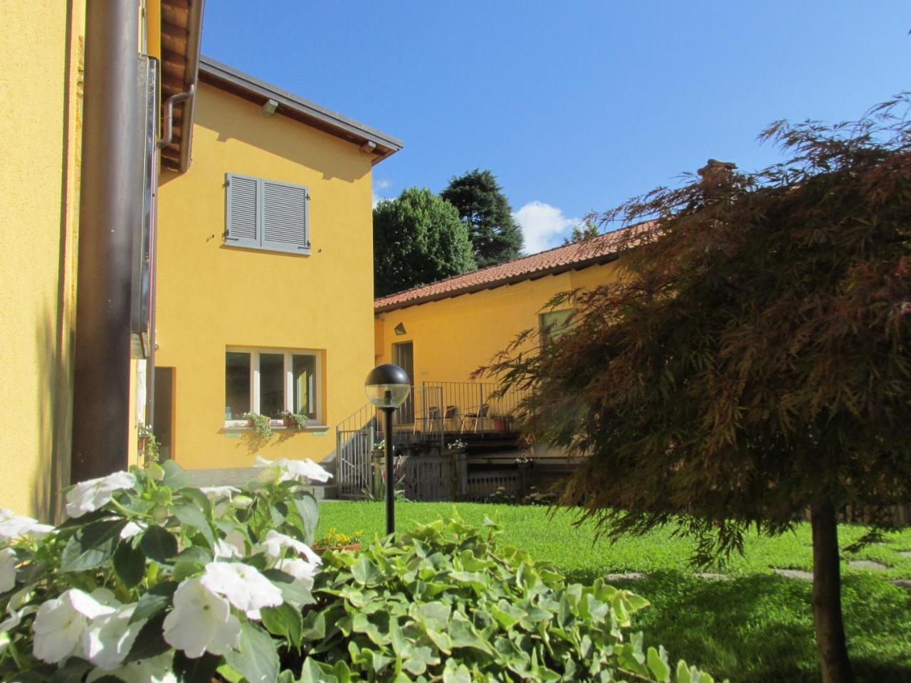 Ostello Residenza Molinatto Oggiono Bagian luar foto