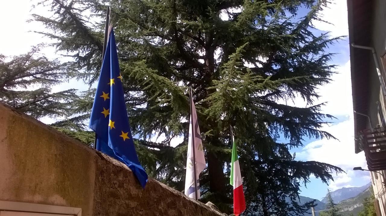 Ostello Residenza Molinatto Oggiono Bagian luar foto